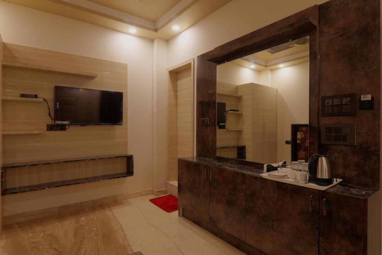 Hotel Shri Tirupati Residency Lucknow Esterno foto