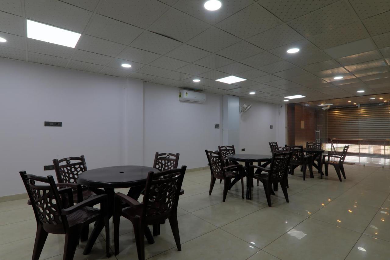 Hotel Shri Tirupati Residency Lucknow Esterno foto